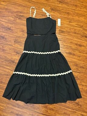 Black Two-Piece Crop Top & Tiered Skirt Set with White Trim